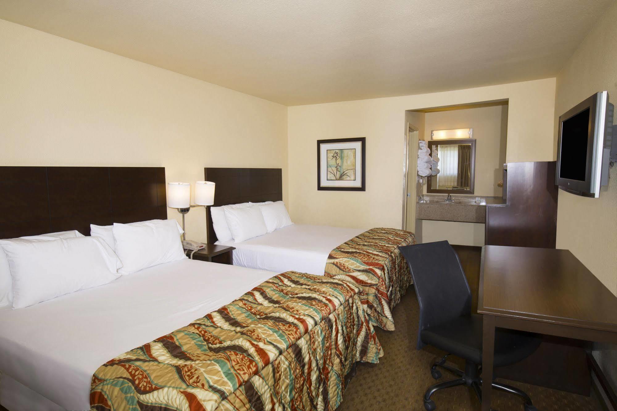 Lemon Heights Hotel 2*